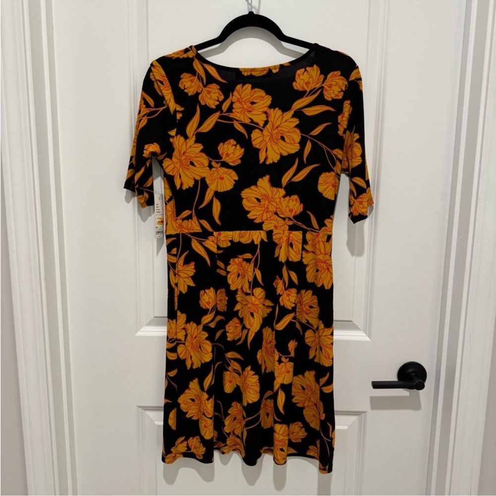 Size Small Women's Apt. 9 V-neck dress Floral Black and Orange Dress - Picture 2 of 7